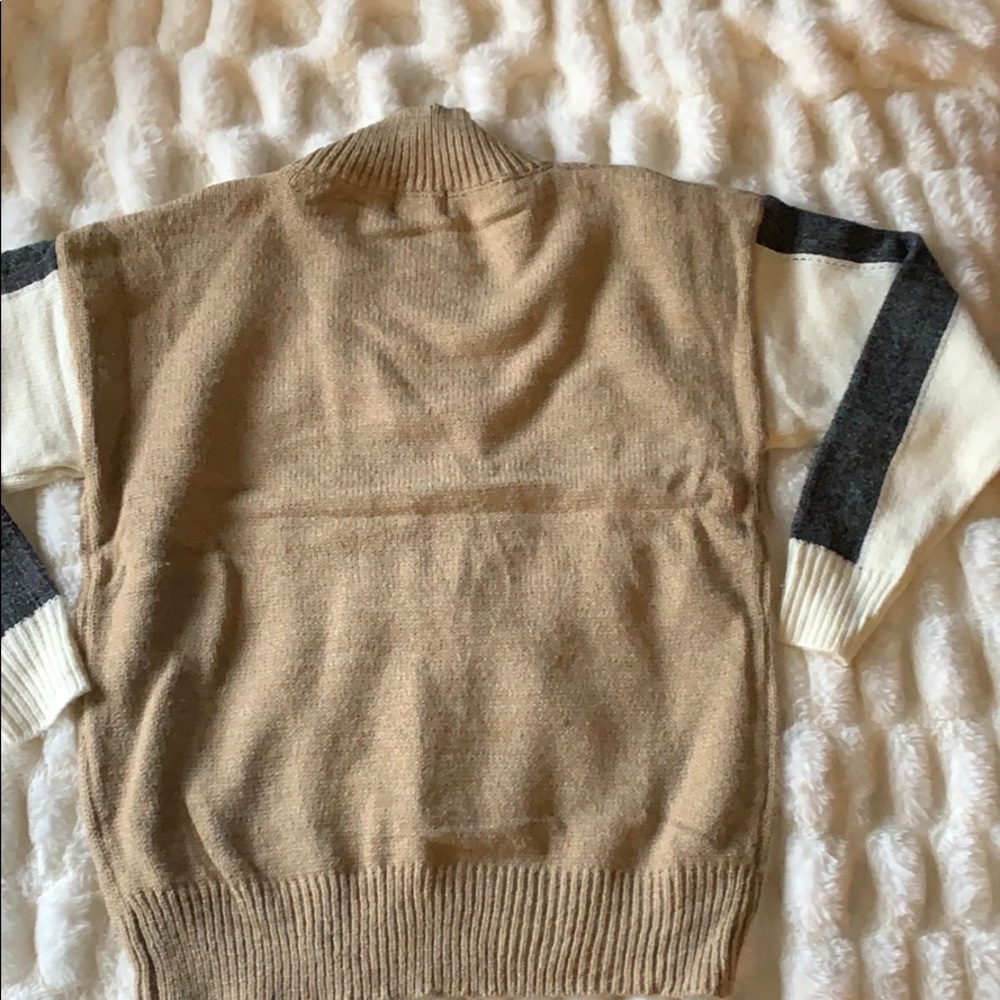 Sweater - Picture 7 of 7